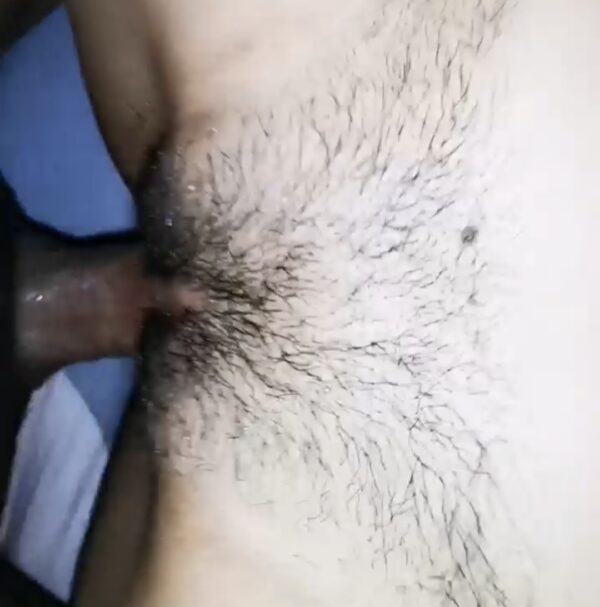 Бритваны жоготуп алган окшой кыз